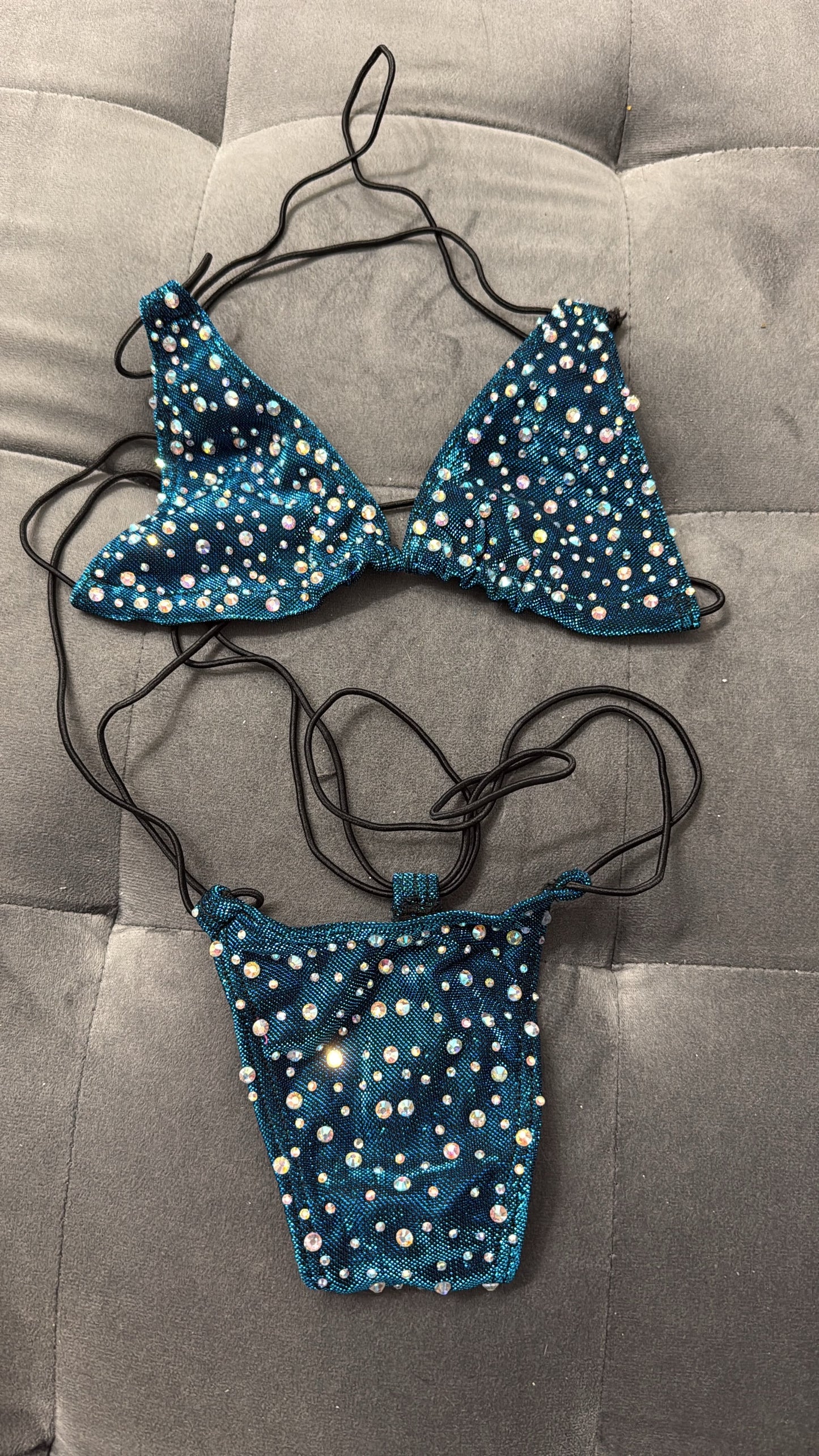 10B Set Susi – Rhinestone Micro Bikini – Exotic Dancer Stagewear for Women – Stage & Clubwear Outfit King Thong