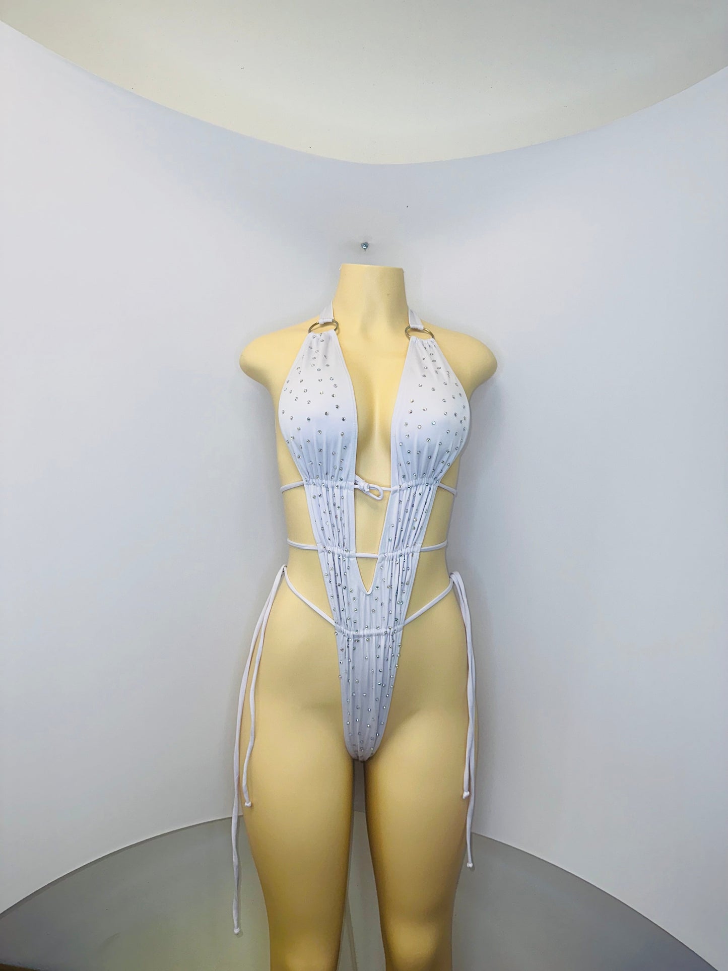 10A Body Atenea With Stones