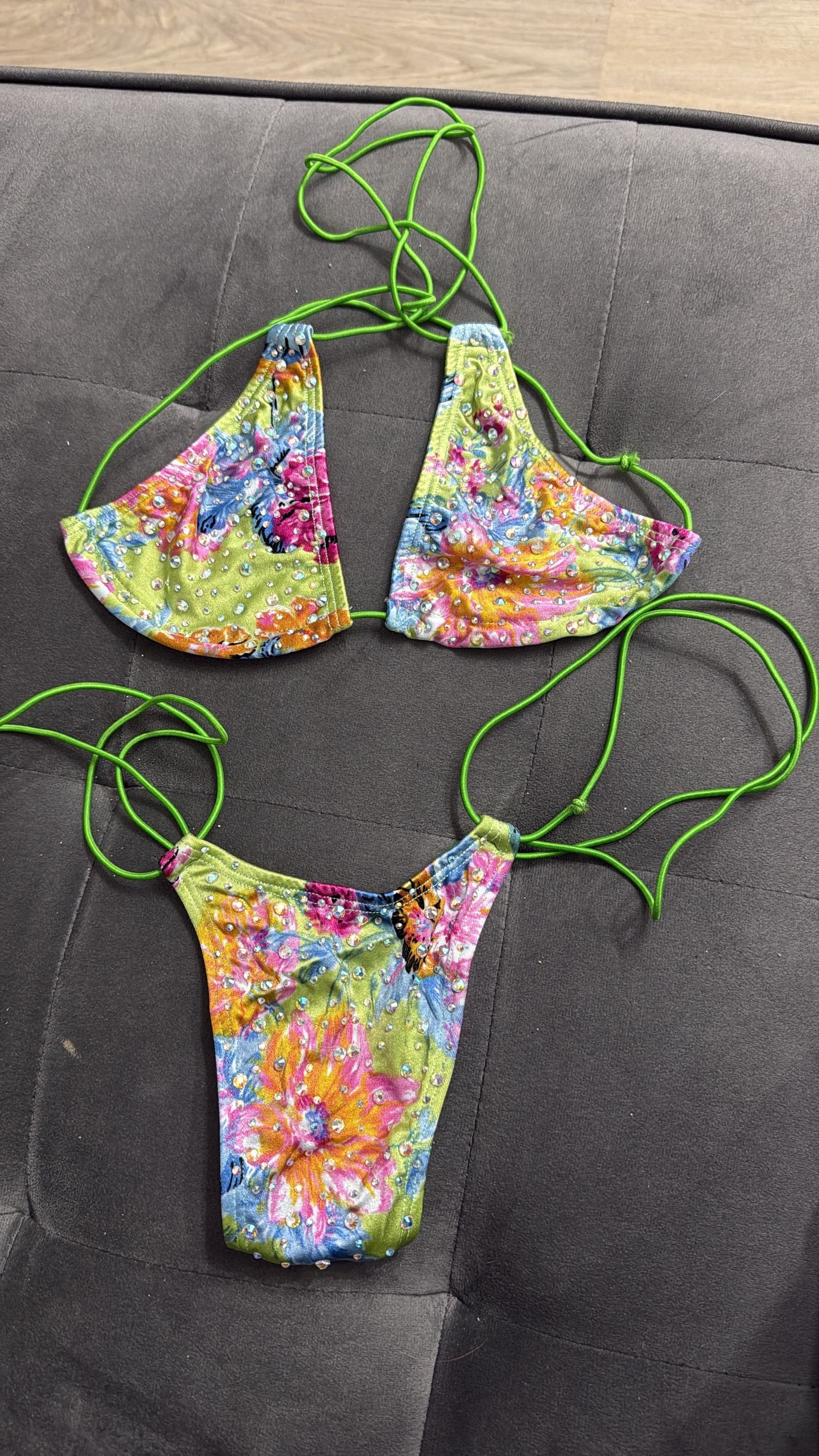 10B Set Susi – Rhinestone Micro Bikini – Exotic Dancer Stagewear for Women – Stage & Clubwear Outfit King Thong