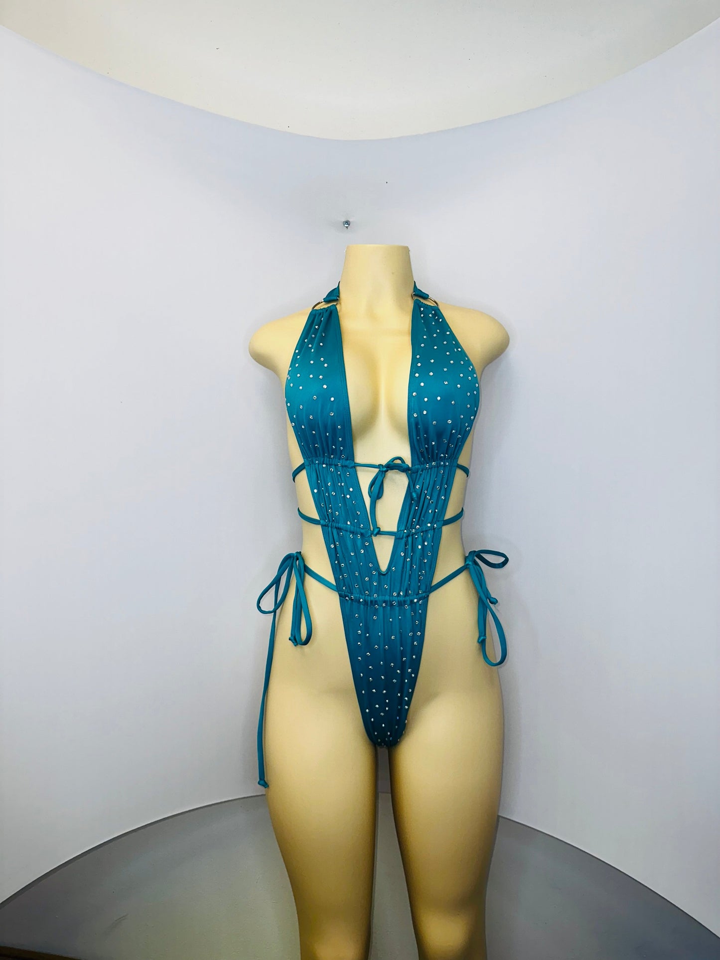 10A Body Atenea With Stones