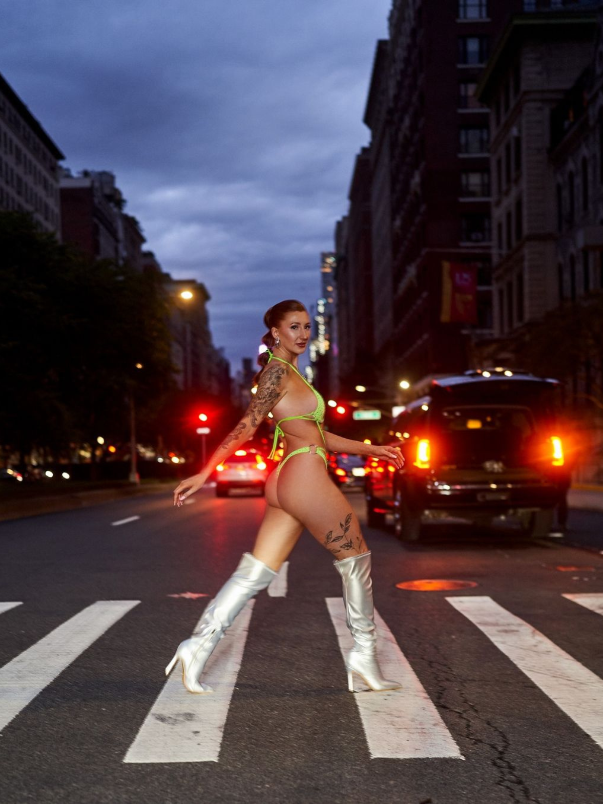 1B Body Afrodita With Stones - On Request