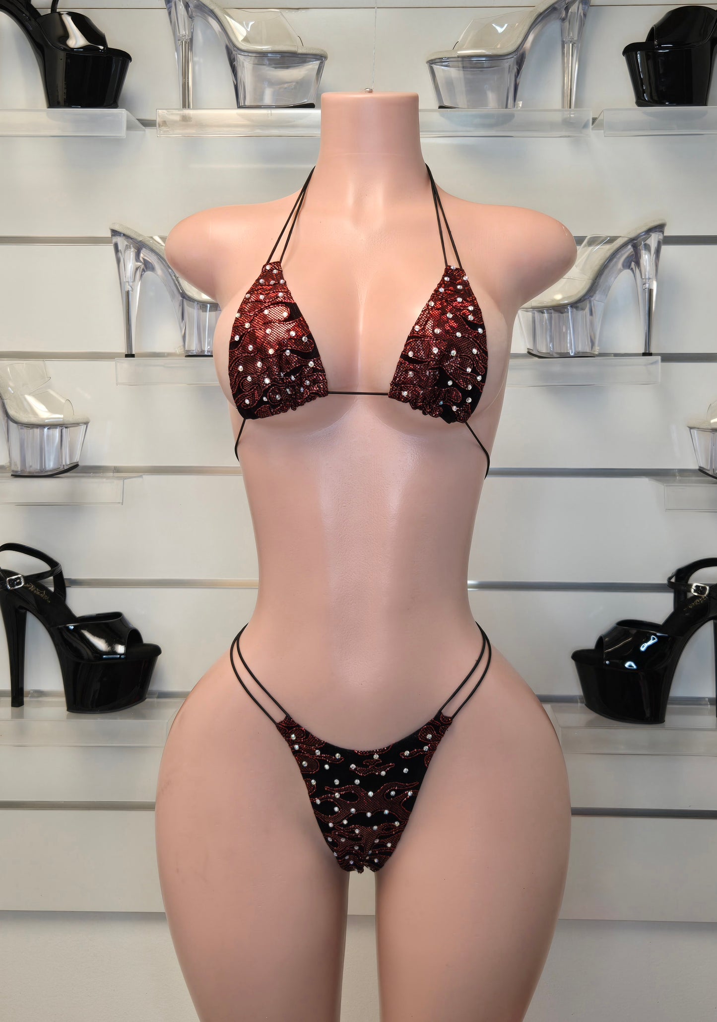 rhinestone micro bikini

handmade dancewear

stripper outfit

stagewear

clubwear for women

pole dance costume

sparkly bikini set

King Thong

Set Susi

handmade performance outfit