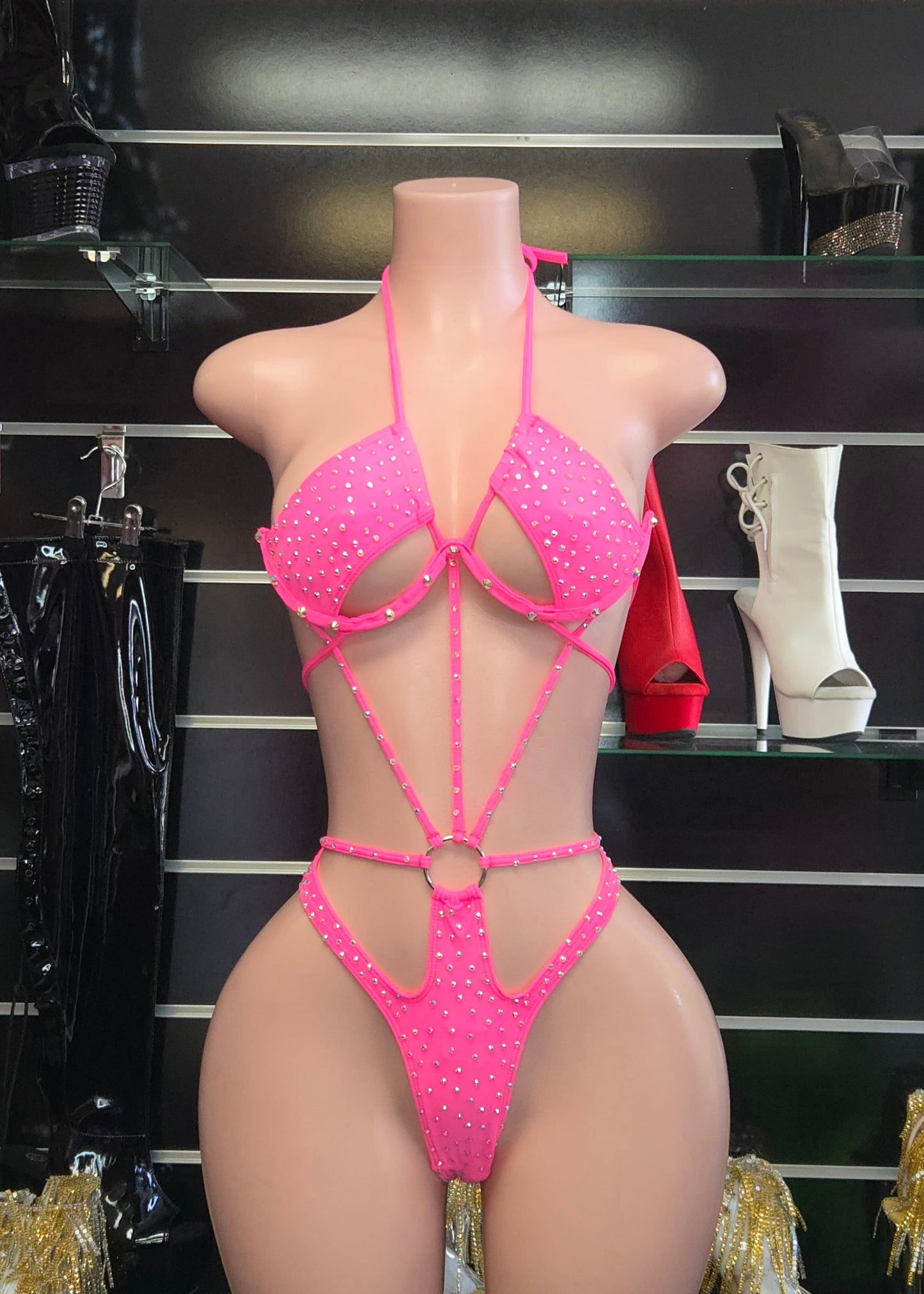 10A Body Afrodita With Stones