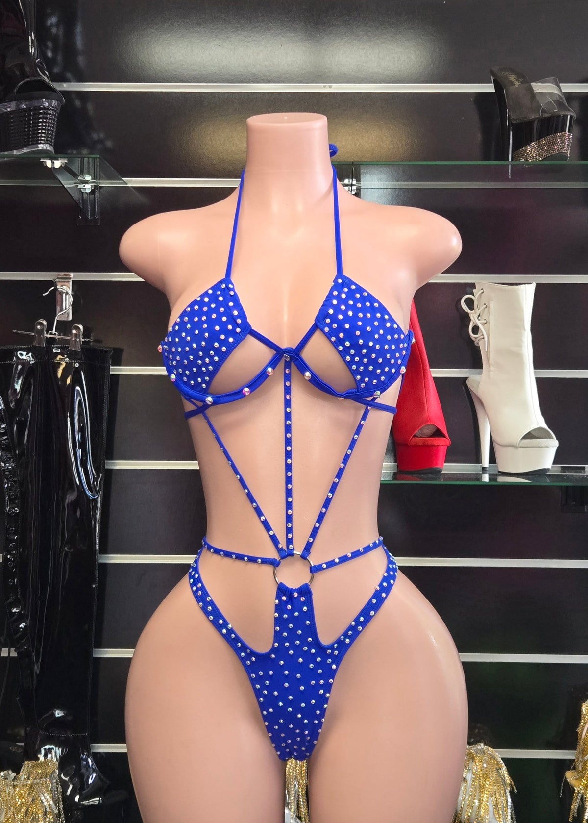 10A Body Afrodita With Stones