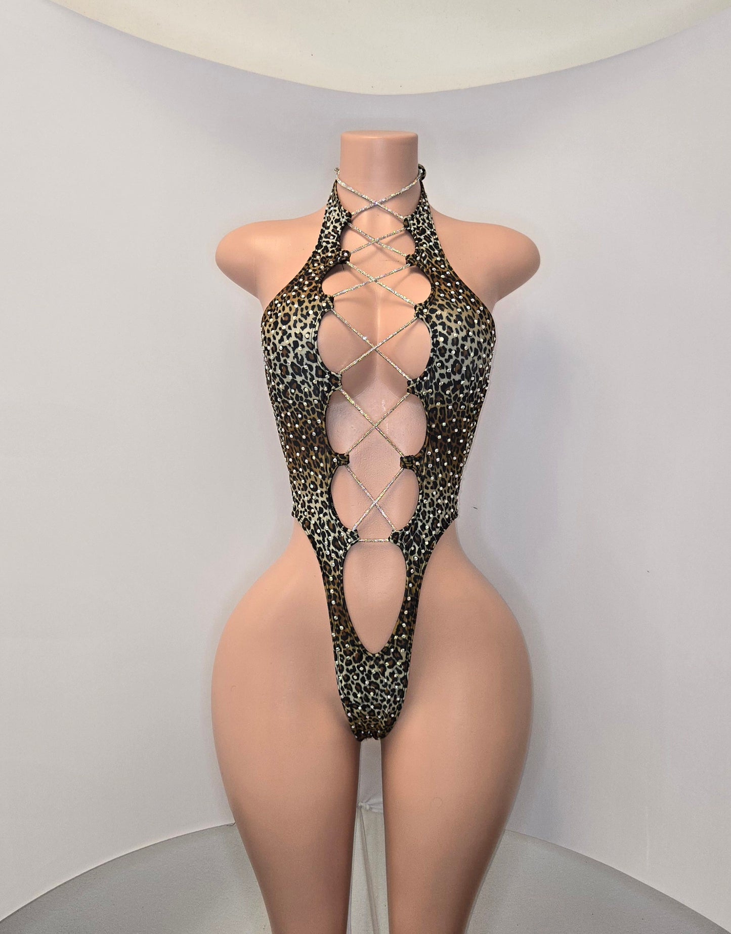 10B Body Tania With Stones